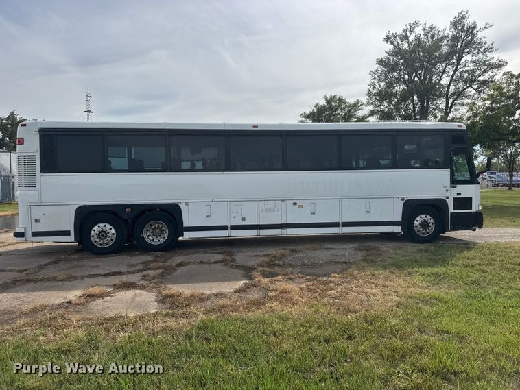 image for item NA9338 1995 Motor Coach Industries IM8 coach bus