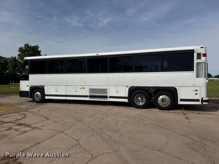 image for item NA9338 1995 Motor Coach Industries IM8 coach bus