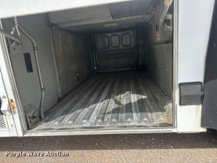 image for item NA9338 1995 Motor Coach Industries IM8 coach bus