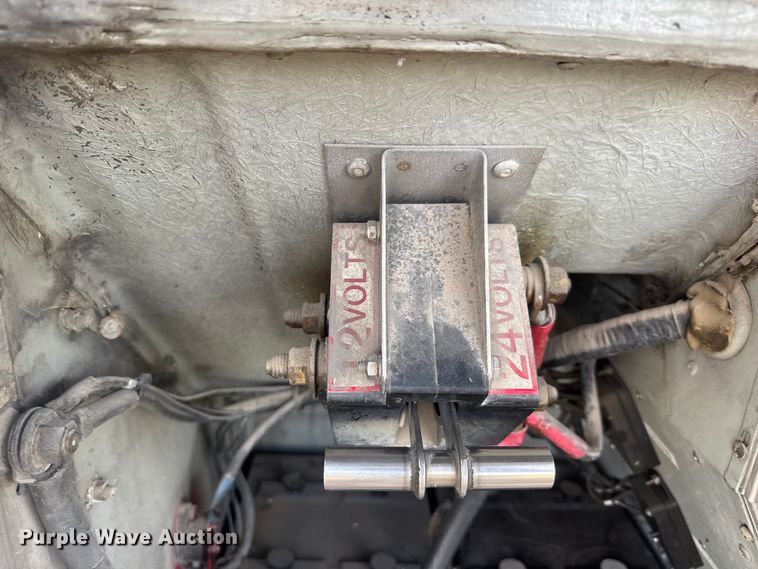image for item NA9338 1995 Motor Coach Industries IM8 coach bus
