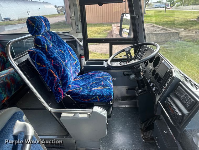 image for item NA9338 1995 Motor Coach Industries IM8 coach bus
