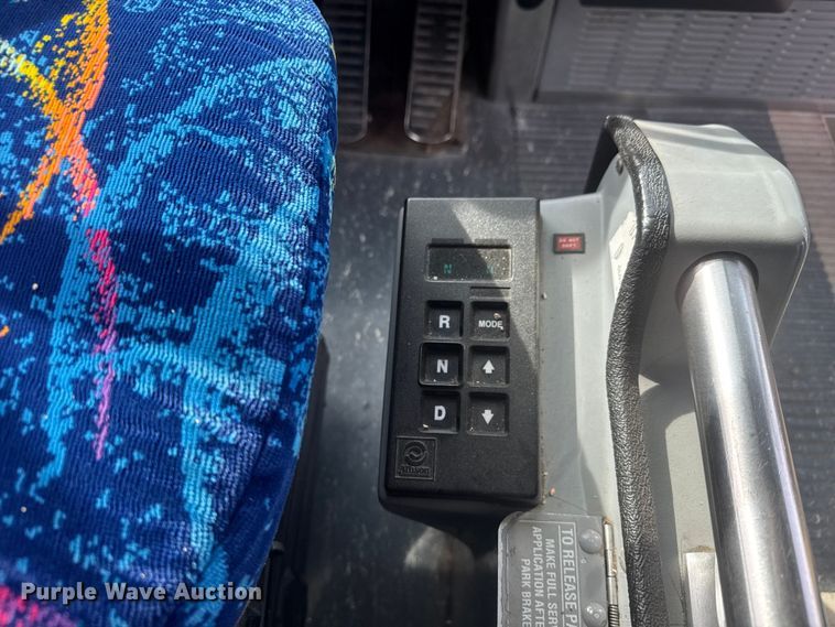 image for item NA9338 1995 Motor Coach Industries IM8 coach bus