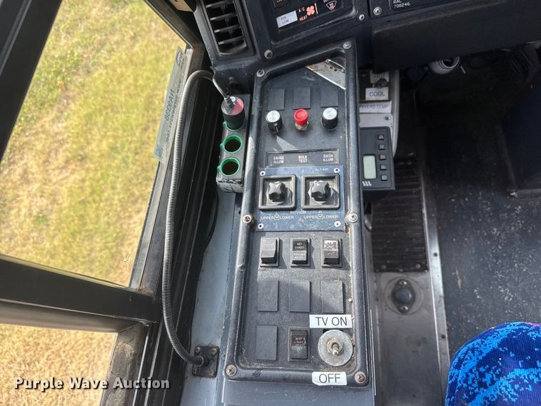 image for item NA9338 1995 Motor Coach Industries IM8 coach bus
