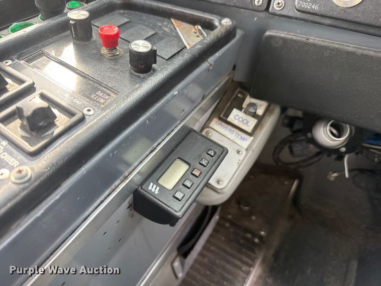 image for item NA9338 1995 Motor Coach Industries IM8 coach bus