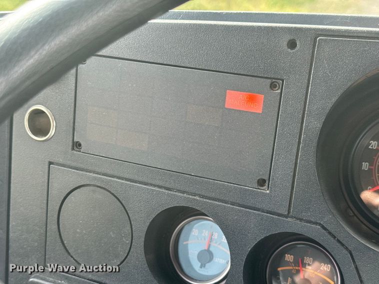 image for item NA9338 1995 Motor Coach Industries IM8 coach bus