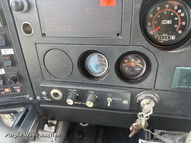 image for item NA9338 1995 Motor Coach Industries IM8 coach bus