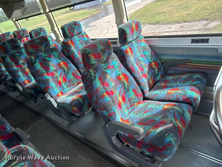 image for item NA9338 1995 Motor Coach Industries IM8 coach bus