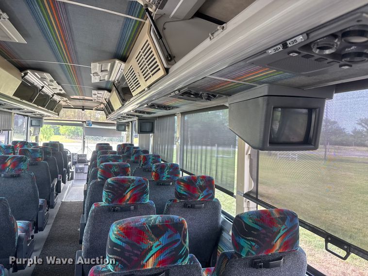 image for item NA9338 1995 Motor Coach Industries IM8 coach bus