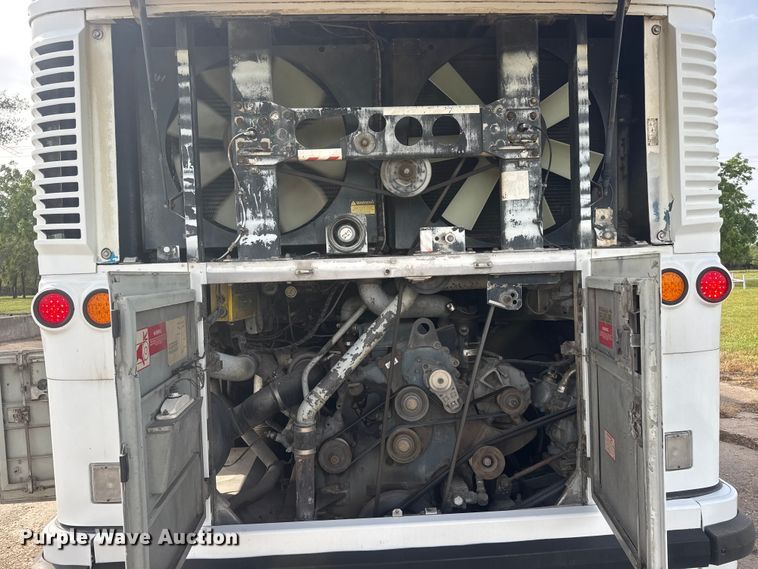 image for item NA9338 1995 Motor Coach Industries IM8 coach bus