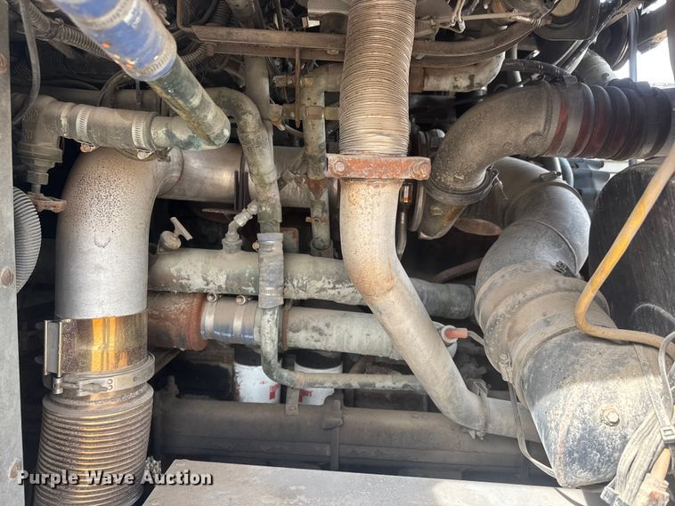 image for item NA9338 1995 Motor Coach Industries IM8 coach bus
