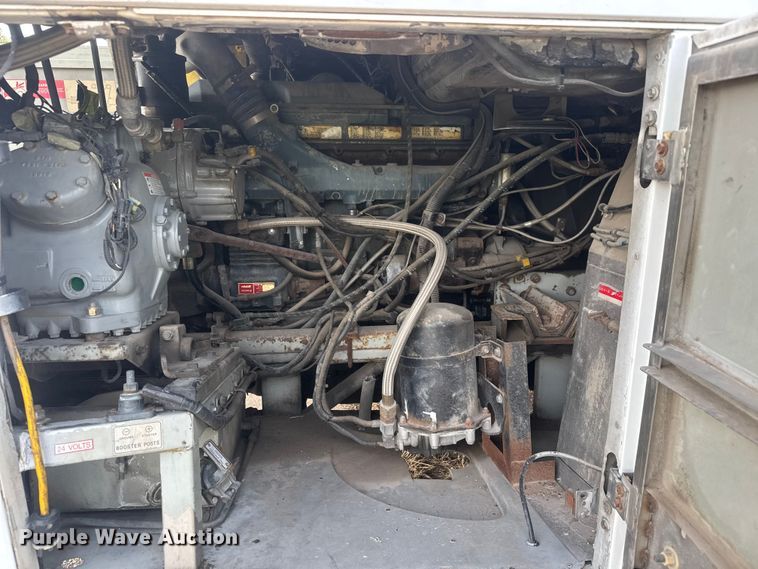image for item NA9338 1995 Motor Coach Industries IM8 coach bus