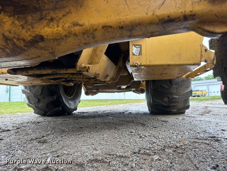 image for item NA9351 2004 Caterpillar 416D backhoe