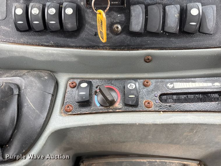 image for item NA9351 2004 Caterpillar 416D backhoe