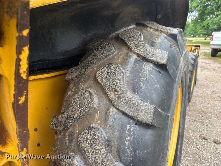 image for item NA9351 2004 Caterpillar 416D backhoe