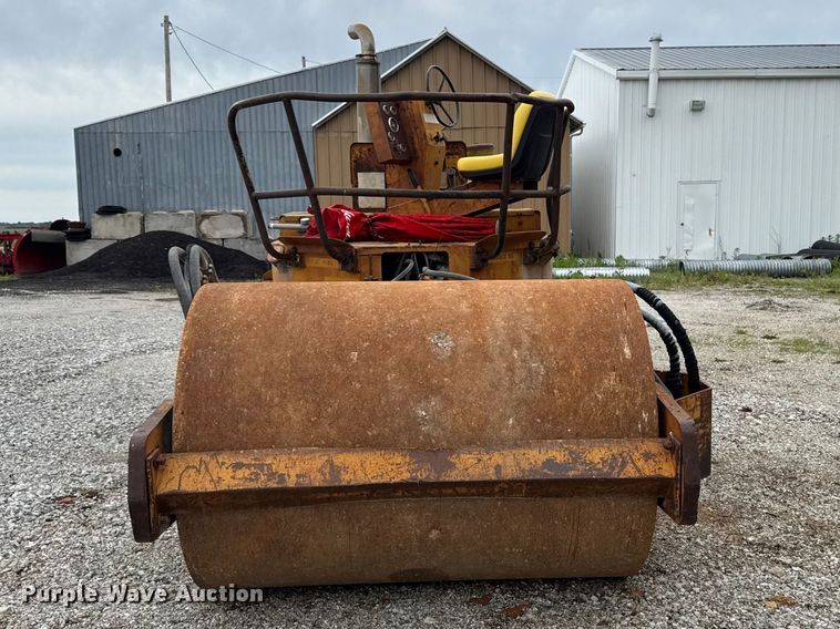 image for item OE9590 1980 Ingersoll-Rand SP48-DD single drum vibratory roller