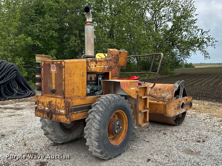 image for item OE9590 1980 Ingersoll-Rand SP48-DD single drum vibratory roller