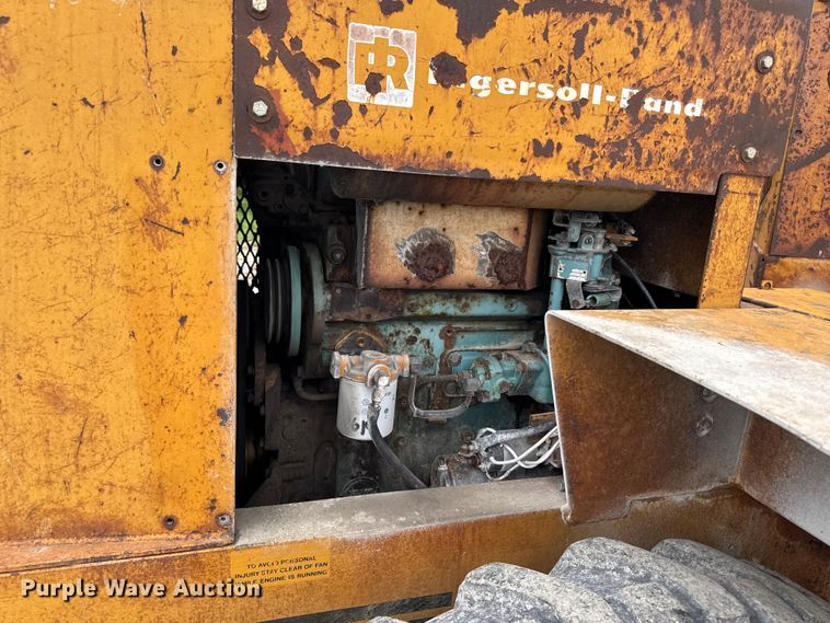 image for item OE9590 1980 Ingersoll-Rand SP48-DD single drum vibratory roller
