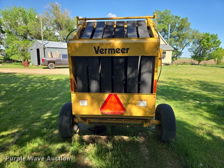 image for item DP8927 1988 Vermeer 504I round baler