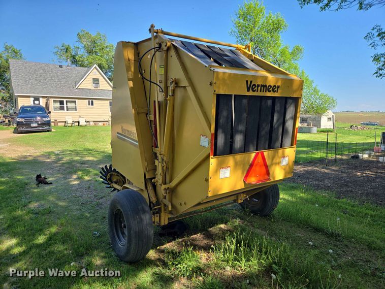 image for item DP8927 1988 Vermeer 504I round baler