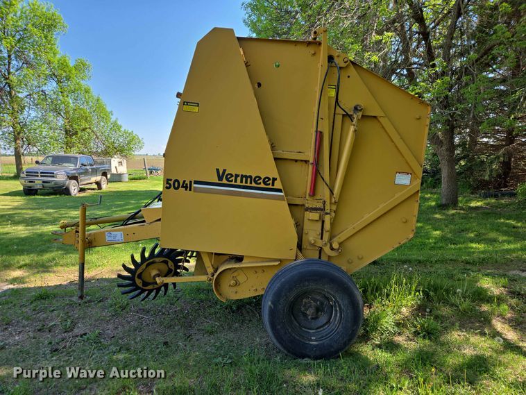 image for item DP8927 1988 Vermeer 504I round baler