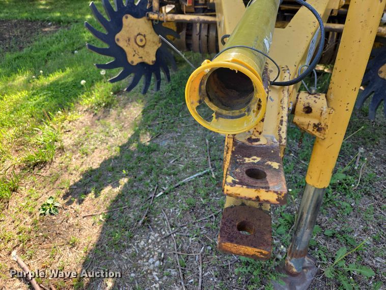 image for item DP8927 1988 Vermeer 504I round baler
