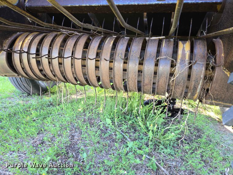 image for item DP8927 1988 Vermeer 504I round baler