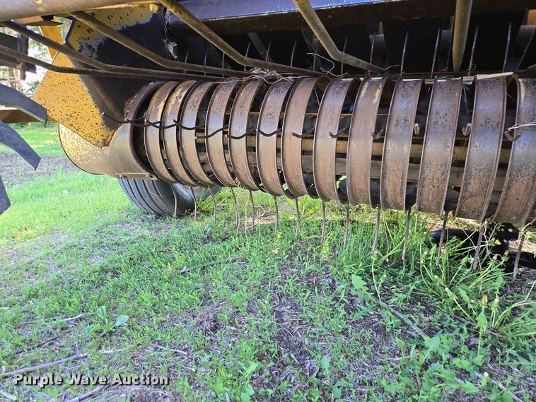 image for item DP8927 1988 Vermeer 504I round baler