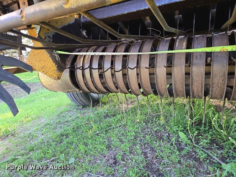 image for item DP8927 1988 Vermeer 504I round baler