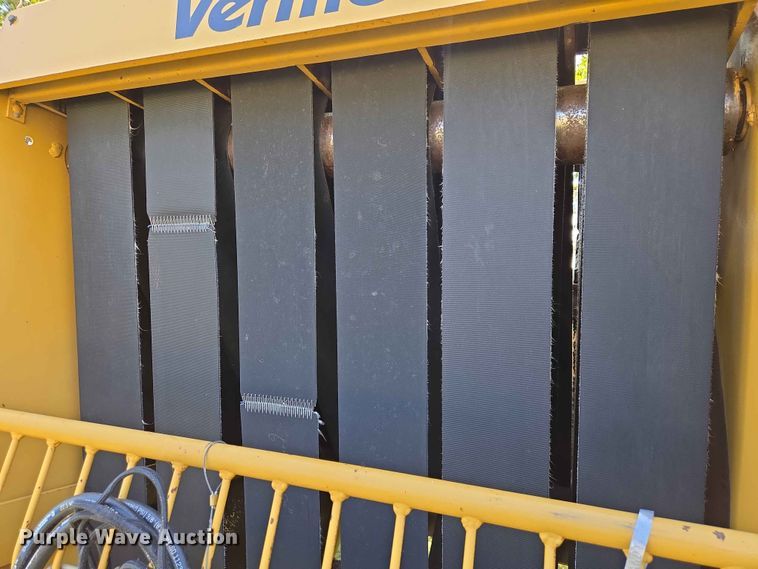 image for item DP8927 1988 Vermeer 504I round baler