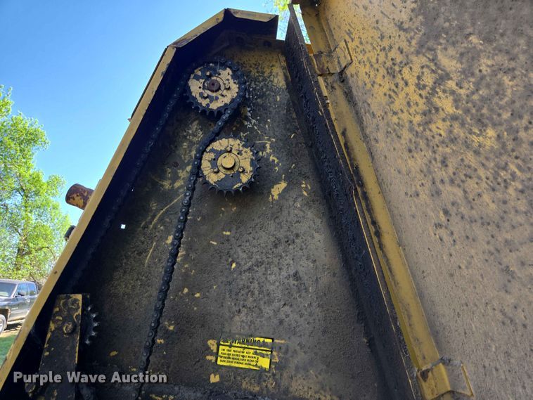 image for item DP8927 1988 Vermeer 504I round baler