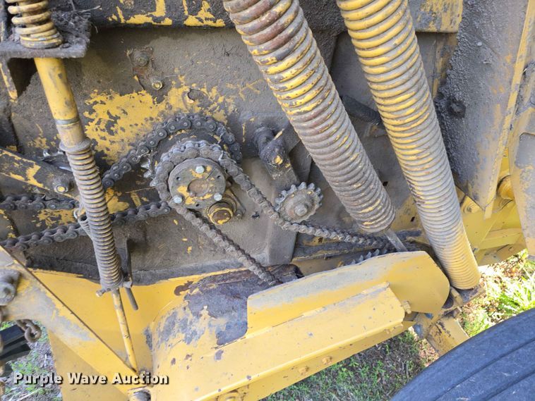 image for item DP8927 1988 Vermeer 504I round baler
