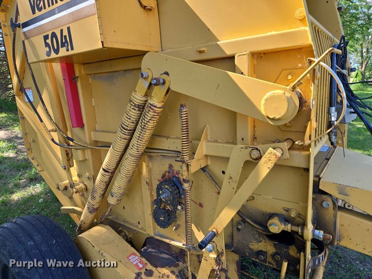 image for item DP8927 1988 Vermeer 504I round baler
