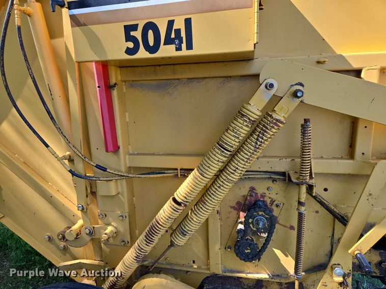 image for item DP8927 1988 Vermeer 504I round baler