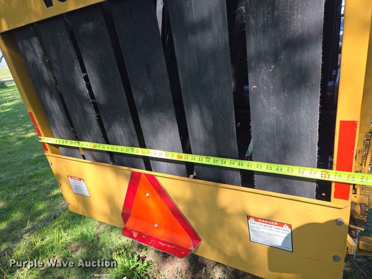 image for item DP8927 1988 Vermeer 504I round baler