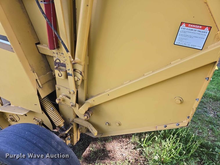 image for item DP8927 1988 Vermeer 504I round baler