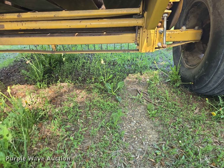 image for item DP8927 1988 Vermeer 504I round baler