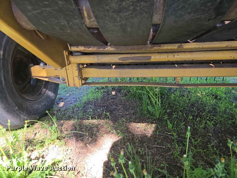 image for item DP8927 1988 Vermeer 504I round baler