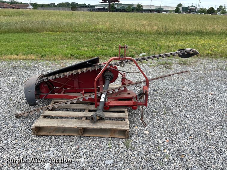 image for item DV4366 Case IH 1300 sickle mower