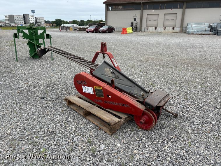 image for item DV4366 Case IH 1300 sickle mower