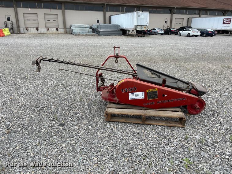 image for item DV4366 Case IH 1300 sickle mower