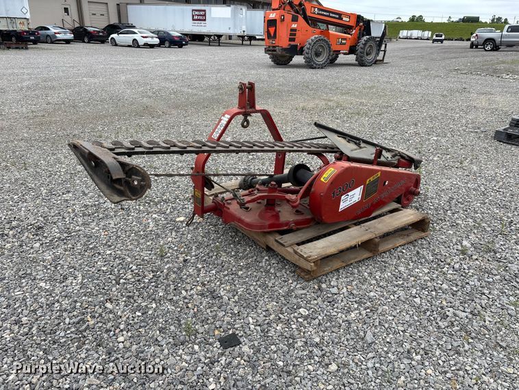 image for item DV4366 Case IH 1300 sickle mower