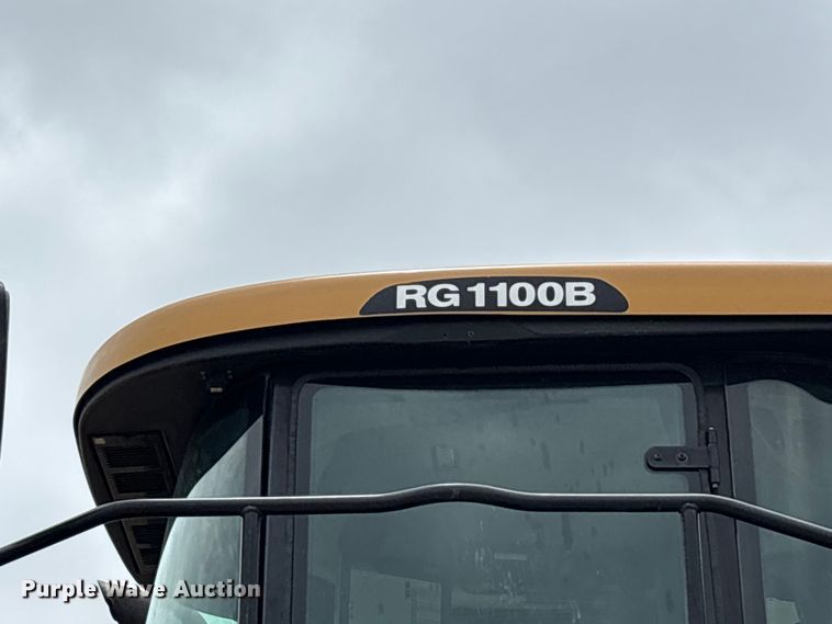 image for item DV4372 Rogator RG 1100B sprayer
