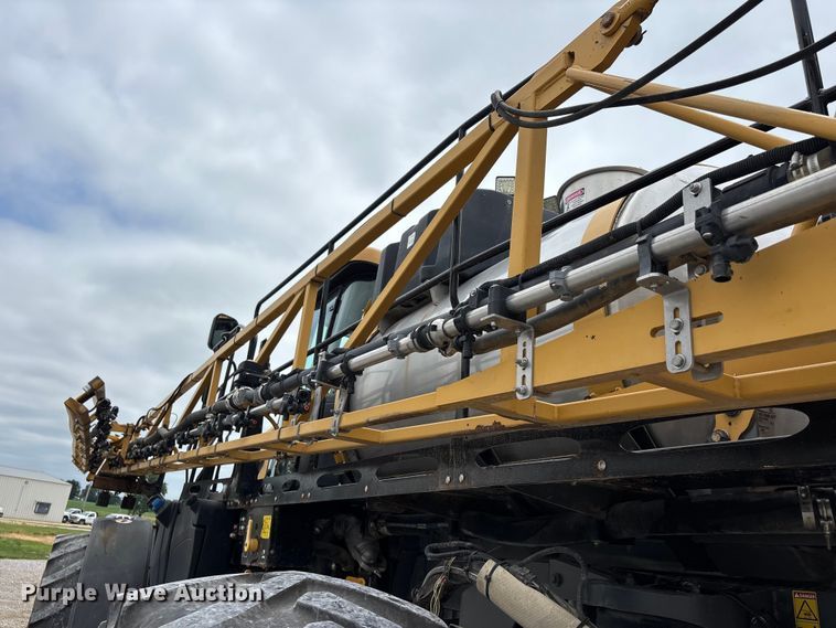 image for item DV4372 Rogator RG 1100B sprayer