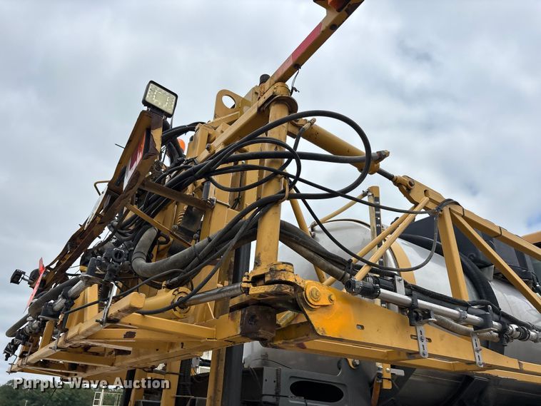 image for item DV4372 Rogator RG 1100B sprayer