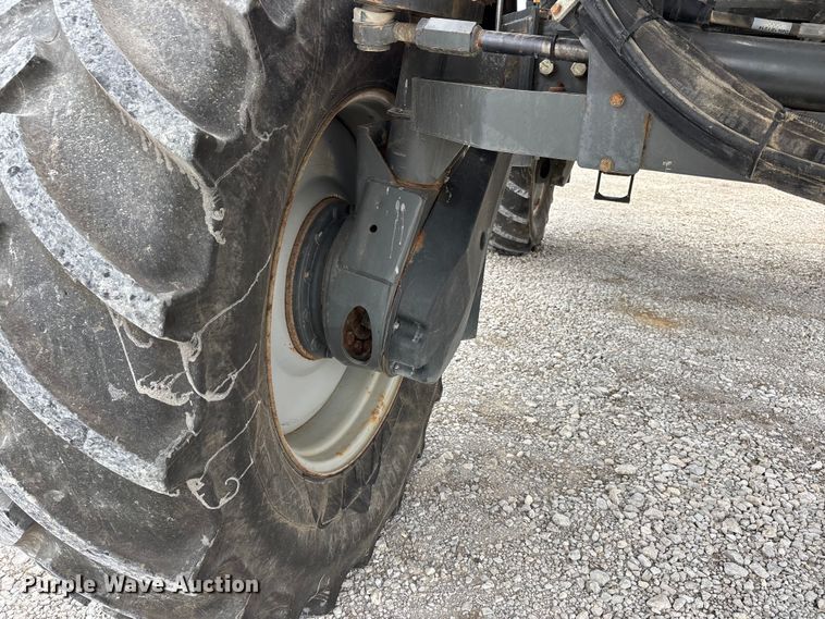 image for item DV4372 Rogator RG 1100B sprayer