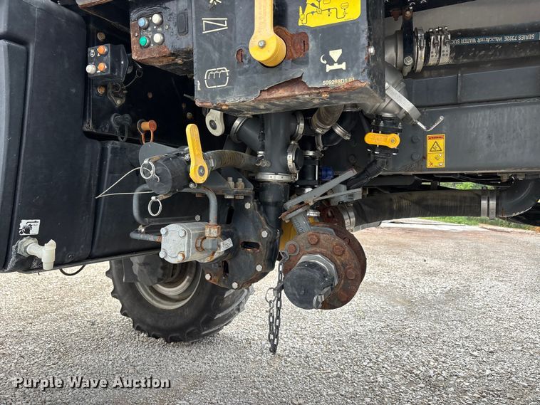 image for item DV4372 Rogator RG 1100B sprayer