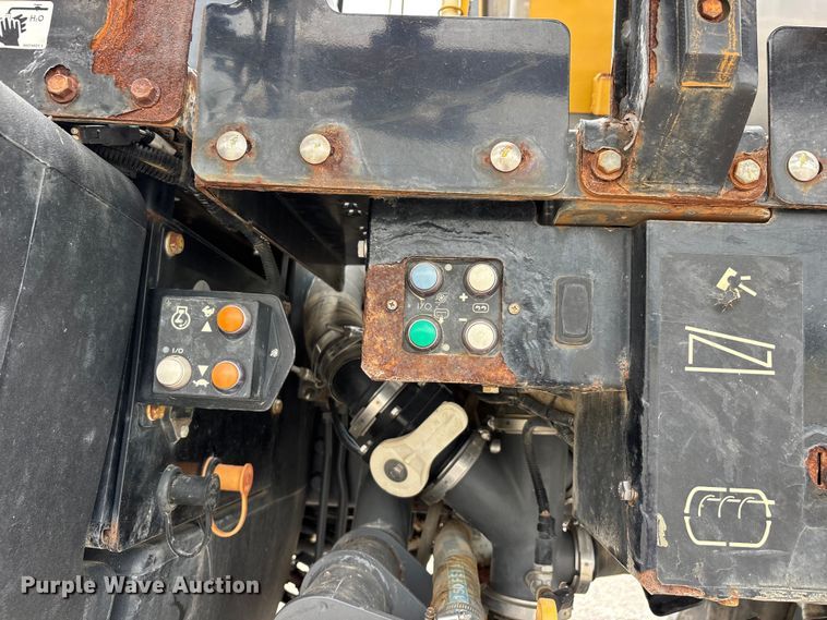 image for item DV4372 Rogator RG 1100B sprayer