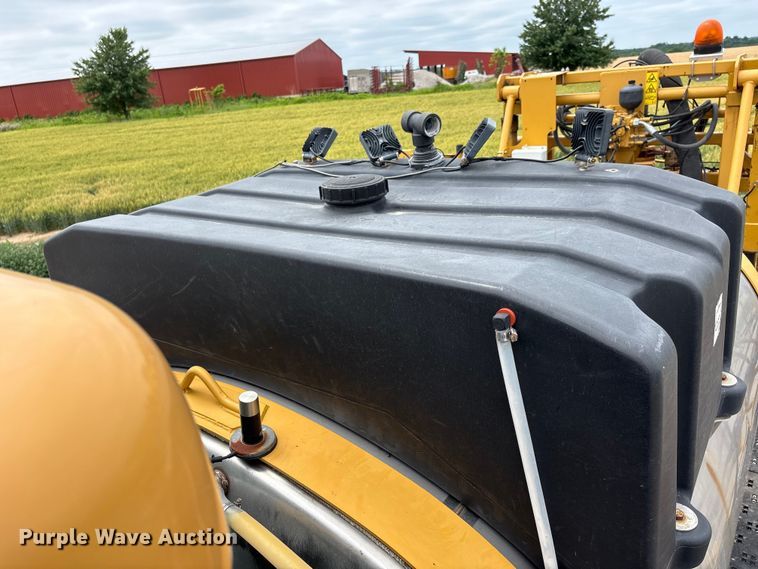image for item DV4372 Rogator RG 1100B sprayer