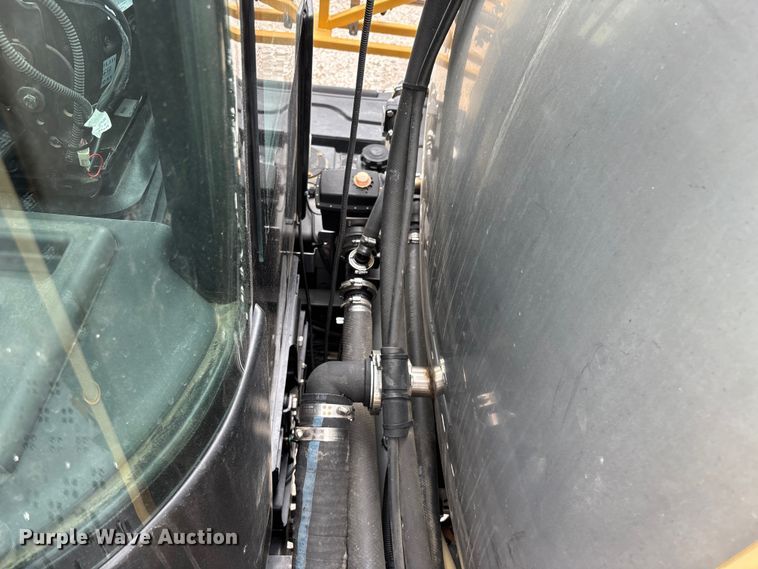 image for item DV4372 Rogator RG 1100B sprayer