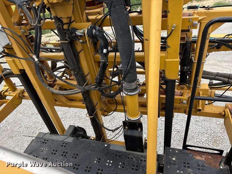 image for item DV4372 Rogator RG 1100B sprayer